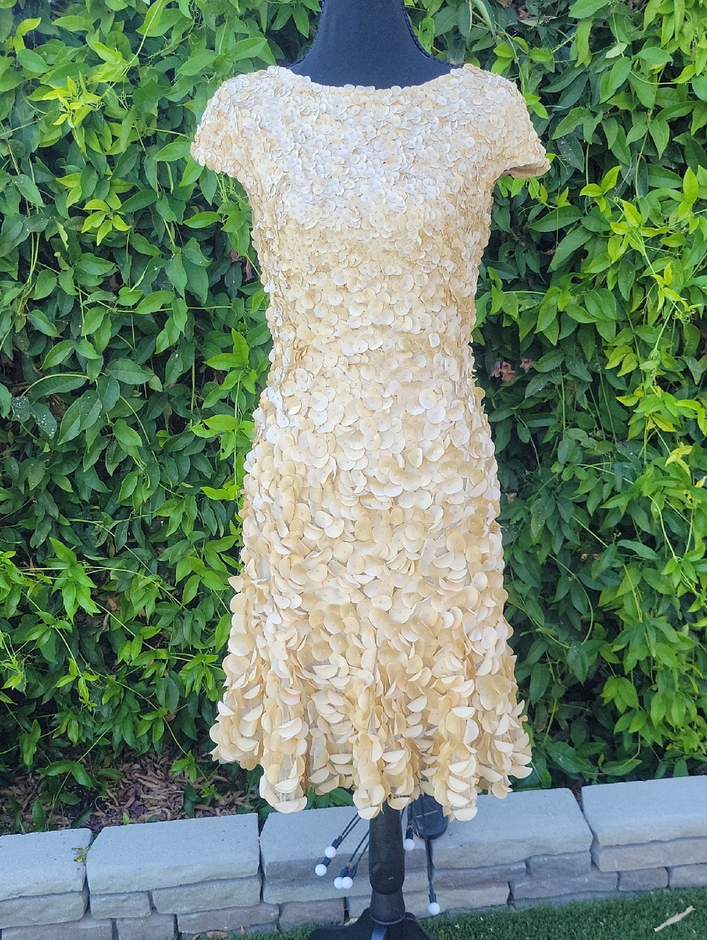 Theia Beaded Petal Applique Midi Dress In Champagne  Sz 6 * Flaws*